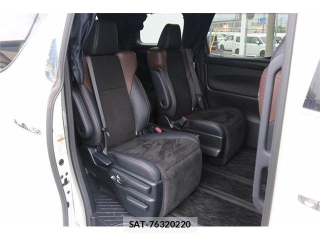 Toyota ALPHARD 2017-07 8244527-14