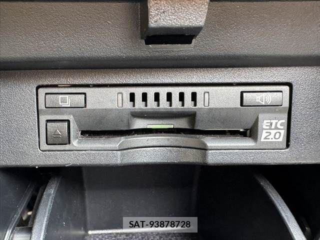Toyota ALPHARD 2017-09 8312817-28