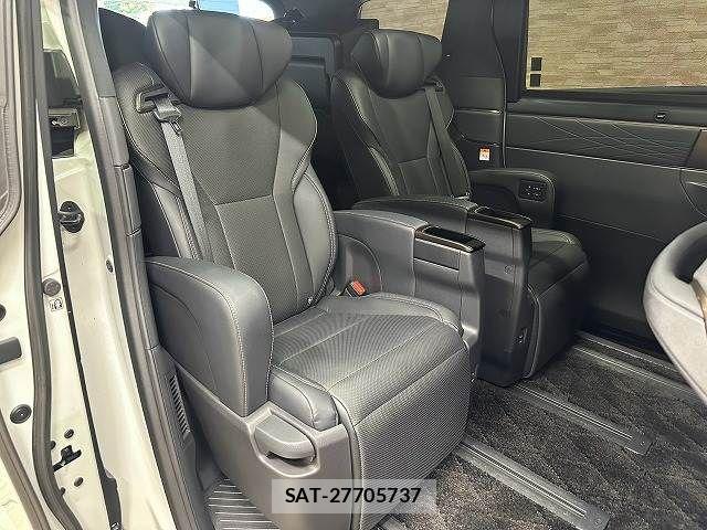 Toyota ALPHARD 2023-10 8334481-5
