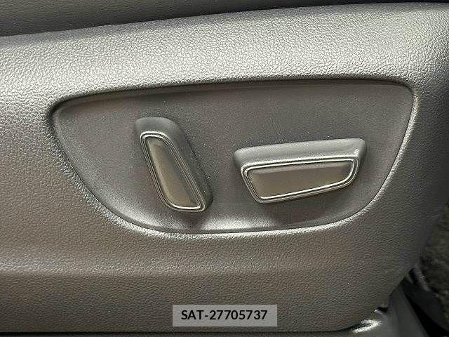Toyota ALPHARD 2023-10 8334481-7