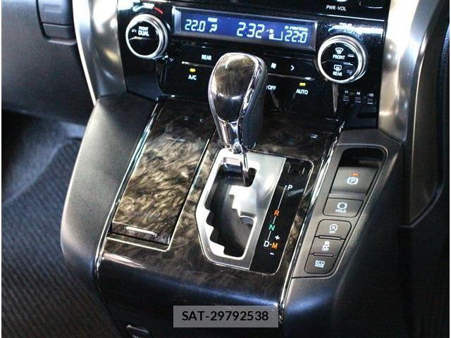 Toyota ALPHARD 2021-06 8353842-12