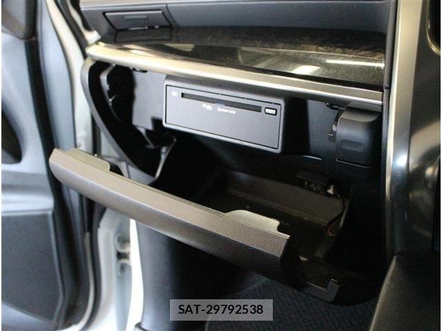 Toyota ALPHARD 2021-06 8353842-24