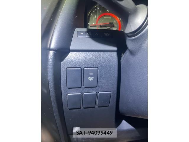 Toyota ALPHARD 2018-04 8364536-25