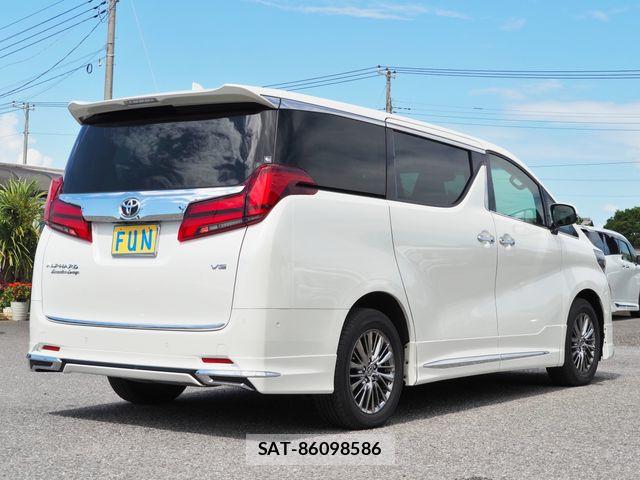 Toyota ALPHARD 2022-03 8364533-4