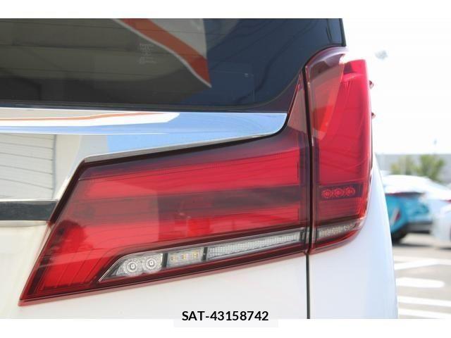 Toyota ALPHARD 2020-04 8364537-18