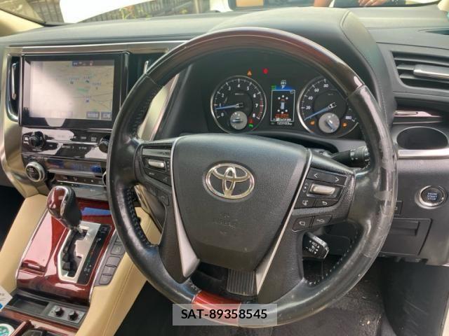 Toyota ALPHARD 2015-10 8411099-21
