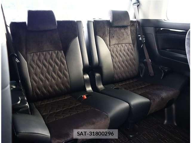 Toyota ALPHARD 2017-03 8411097-13