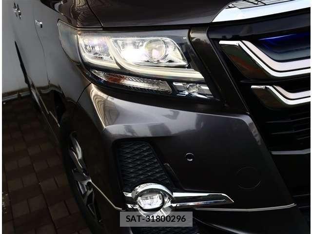 Toyota ALPHARD 2017-03 8411097-15