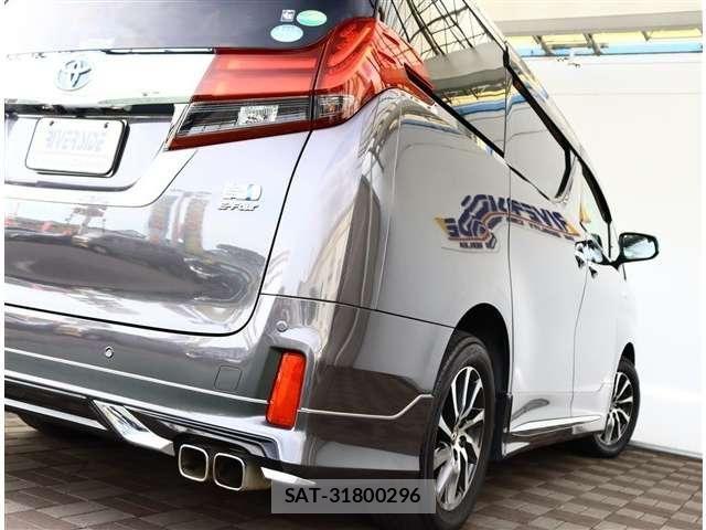 Toyota ALPHARD 2017-03 8411097-23