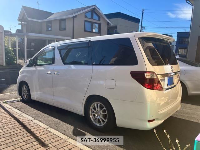 Toyota ALPHARD 2008-09 8411077-2