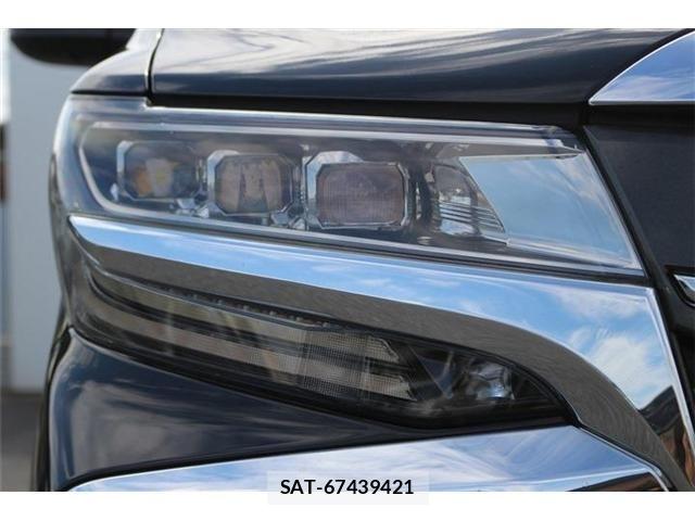 Toyota ALPHARD 2019-06 8456950-11