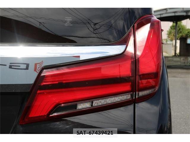 Toyota ALPHARD 2019-06 8456950-12