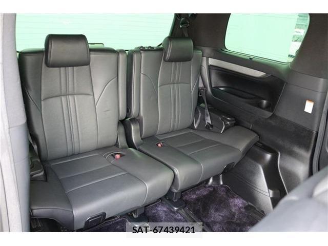 Toyota ALPHARD 2019-06 8456950-16