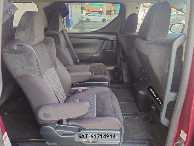 Toyota ALPHARD 2019-07 8456952-11