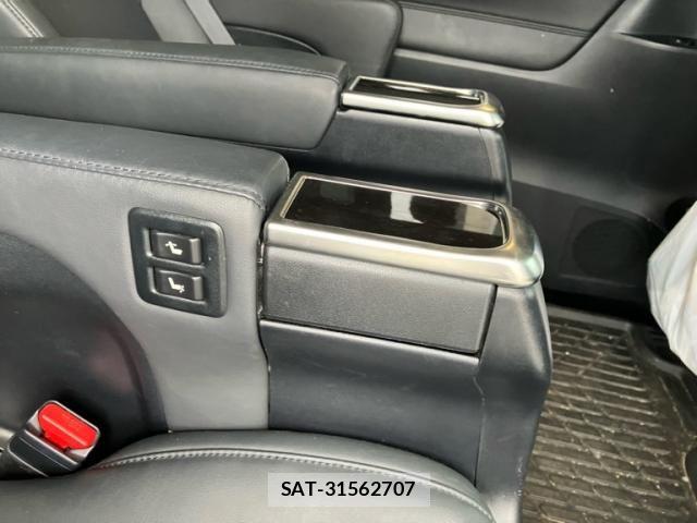 Toyota ALPHARD 2019-12 8484981-28
