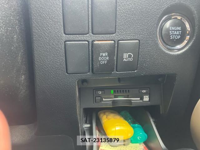 Toyota ALPHARD 2018-03 8523369-13