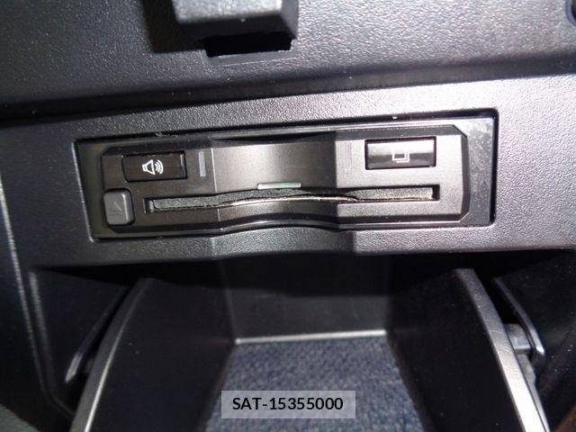 Toyota ALPHARD 2017-07 8685112-21