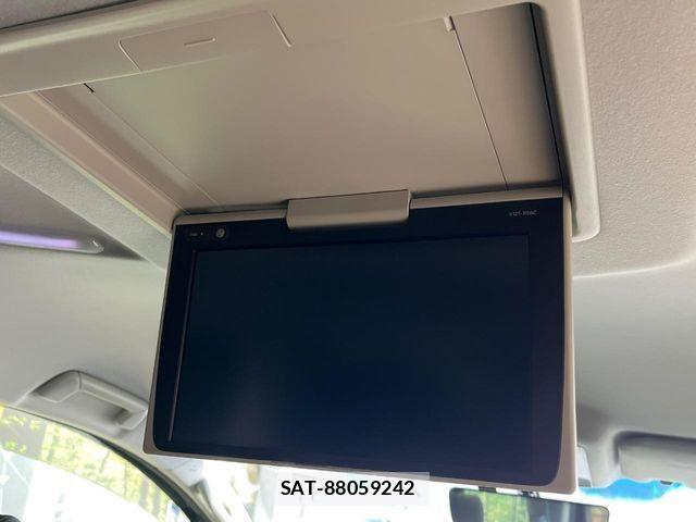 Toyota ALPHARD 2017-03 8740228-2