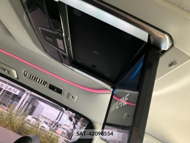 Toyota ALPHARD 2019-05 8740229-27