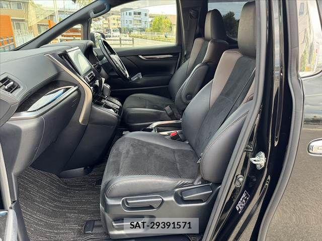 Toyota ALPHARD 2017-03 8779384-16