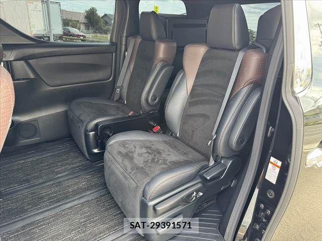 Toyota ALPHARD 2017-03 8779384-18