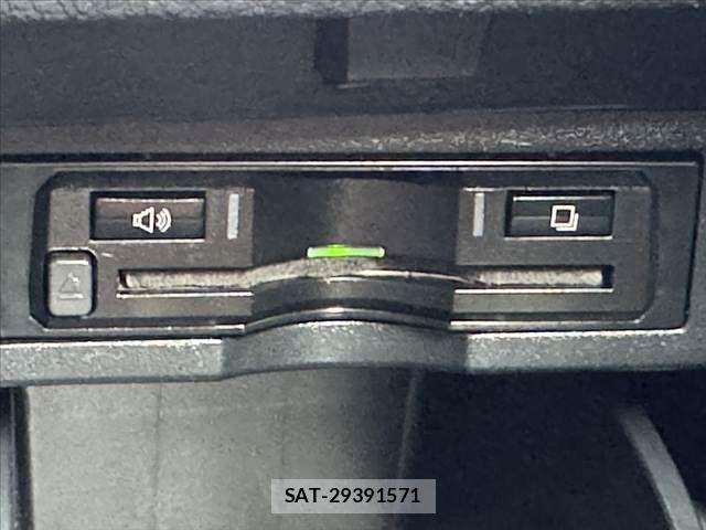 Toyota ALPHARD 2017-03 8779384-3