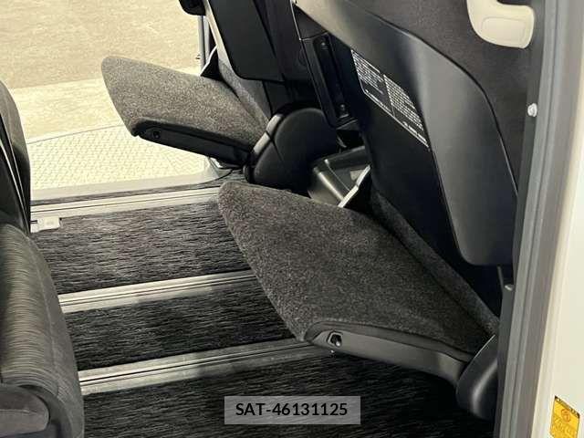 Toyota ALPHARD 2014-06 8779386-9