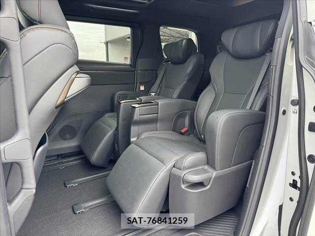 Toyota ALPHARD 2024-04 8878542-17