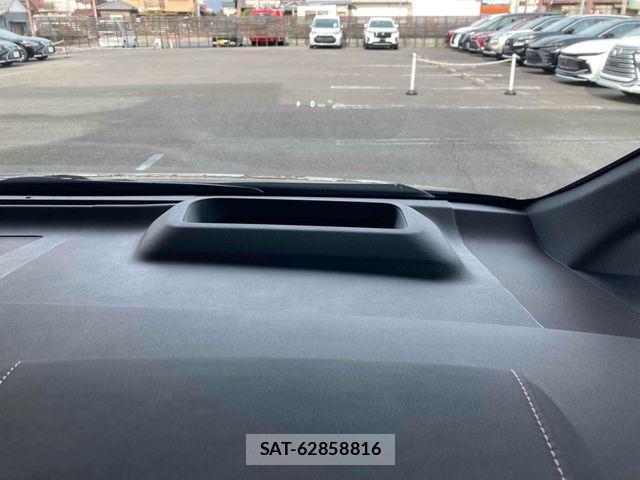 Toyota ALPHARD HYBRID 2024-12 528273-11
