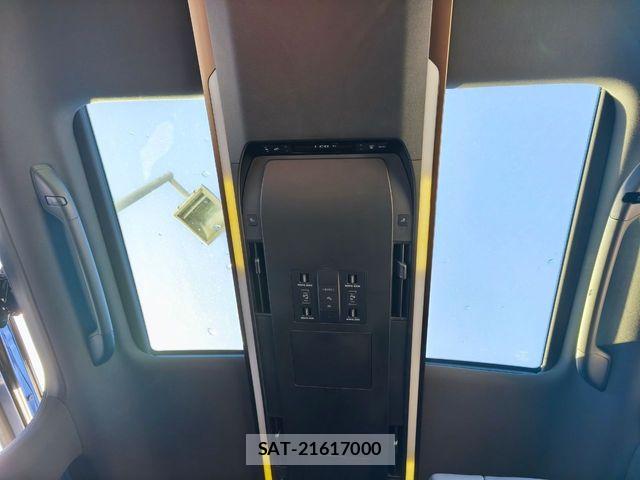 Toyota ALPHARD HYBRID 2023-09 4927311-18