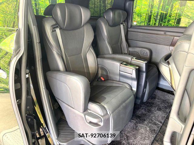 Toyota ALPHARD HYBRID 2024-03 5859812-8