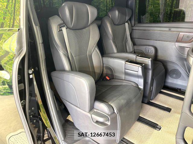 Toyota ALPHARD HYBRID 2023-08 6610340-8