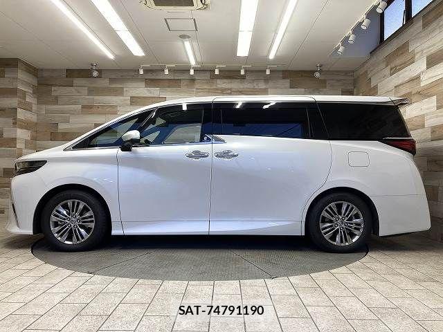 Toyota ALPHARD HYBRID 2023-10 6813542-13