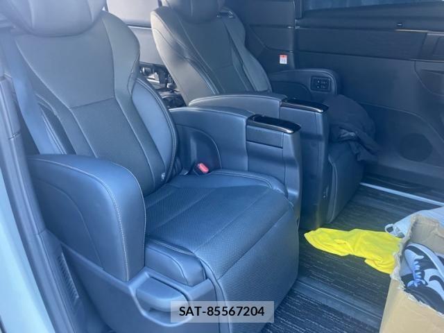 Toyota ALPHARD HYBRID 2023-07 6901623-17