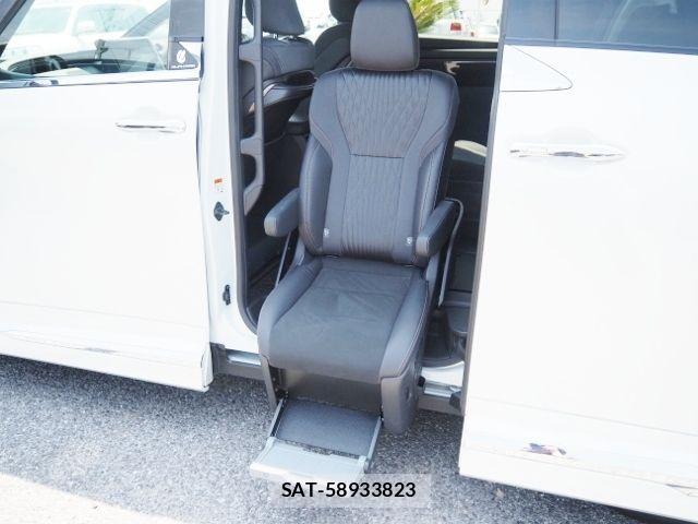 Toyota ALPHARD HYBRID 2023-09 7019970-9