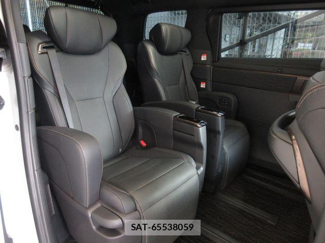 Toyota ALPHARD HYBRID 2023-09 7214381-7