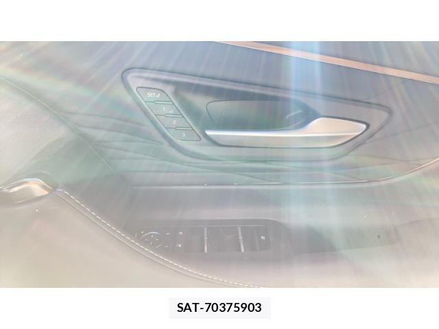 Toyota ALPHARD HYBRID 2023-10 7271310-19