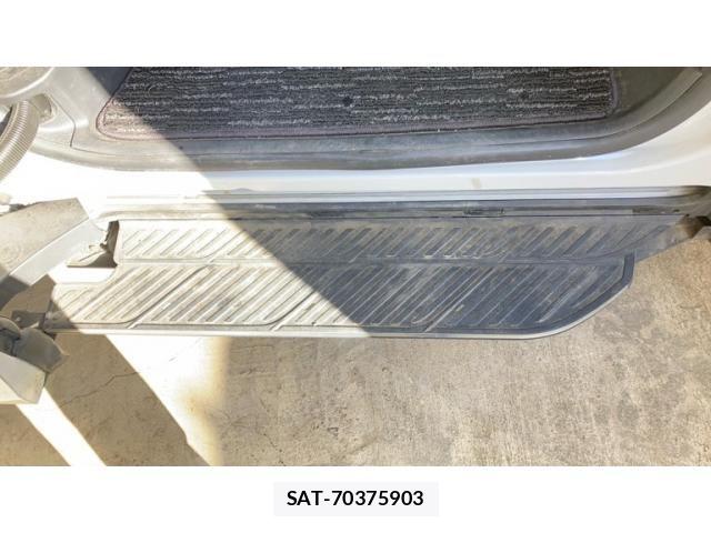 Toyota ALPHARD HYBRID 2023-10 7271310-8