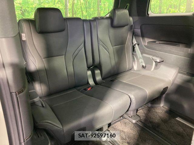 Toyota ALPHARD HYBRID 2023-10 7452698-9