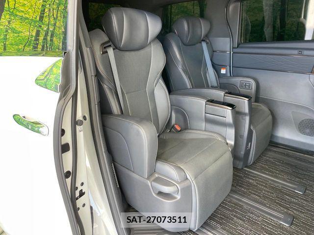 Toyota ALPHARD HYBRID 2023-07 7452700-9