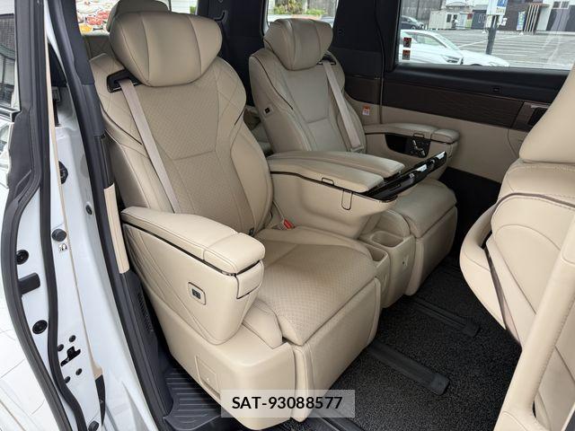 Toyota ALPHARD HYBRID 2023-08 7452692-22