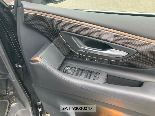 Toyota ALPHARD HYBRID 2026-01 8072725-28