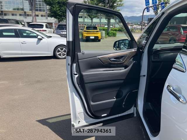 Toyota ALPHARD HYBRID 2023-10 8097839-13