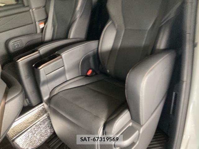Toyota ALPHARD HYBRID 2024-01 8097844-12