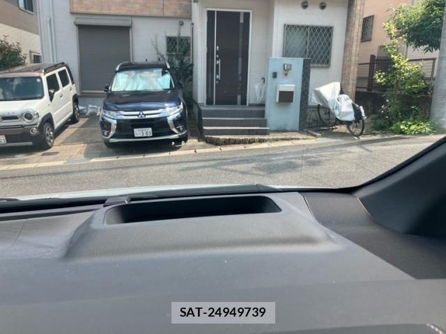 Toyota ALPHARD HYBRID 2023-12 8128752-25