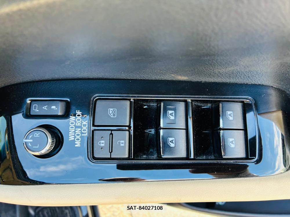 Toyota ALPHARD HYBRID 2017-07 8029562-21