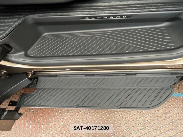 Toyota ALPHARD HYBRID 2026-03 8206157-2