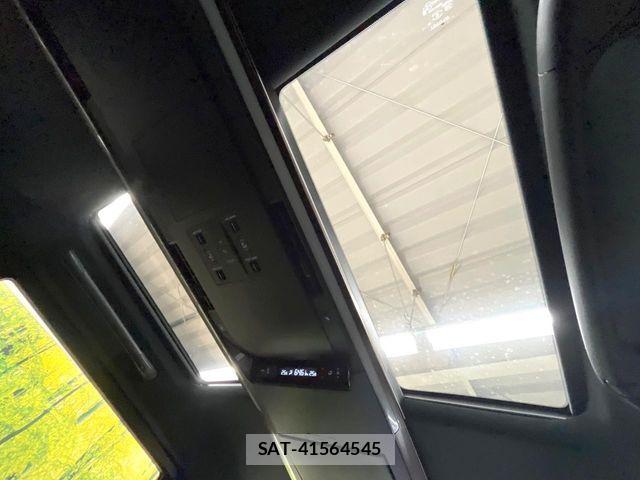 Toyota ALPHARD HYBRID 2024-03 8206164-5