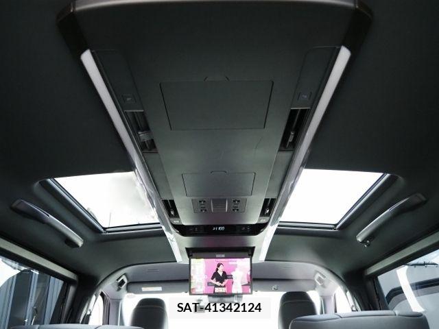 Toyota ALPHARD HYBRID 2024-02 8206165-8