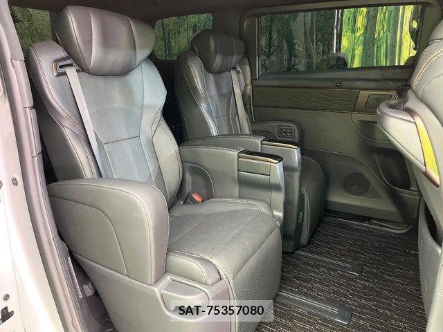 Toyota ALPHARD HYBRID 2024-10 8206163-8